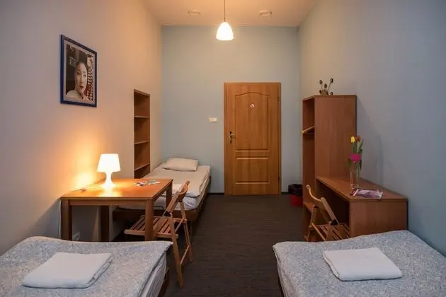 Economy Üç Kişilik Oda, Ortak Banyo