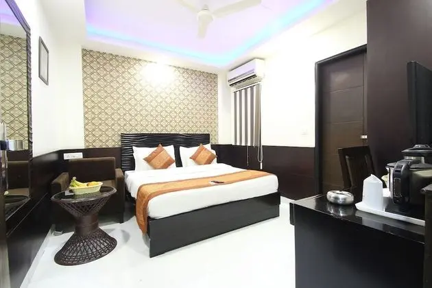 Deluxe Tek Büyük Yataklı Oda, Engellilere Uygun, Sigara İçilebilir