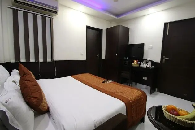 Deluxe Tek Büyük Yataklı Oda, Engellilere Uygun, Sigara İçilebilir