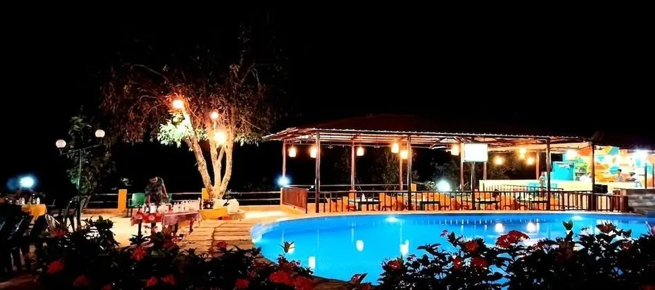 Deluxe Tek Büyük Yataklı Oda, 1 Büyük (Queen) Boy Yatak, Balkon, Deniz Manzaralı
