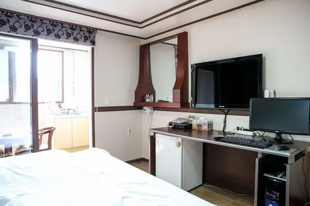 Standard Tek Büyük Yataklı Oda