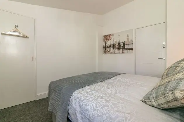 Luxury Tek Büyük Yataklı Oda, Ortak Banyo (Birch)