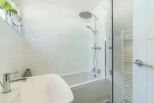 Luxury Tek Büyük Yataklı Oda, Ortak Banyo (Birch)