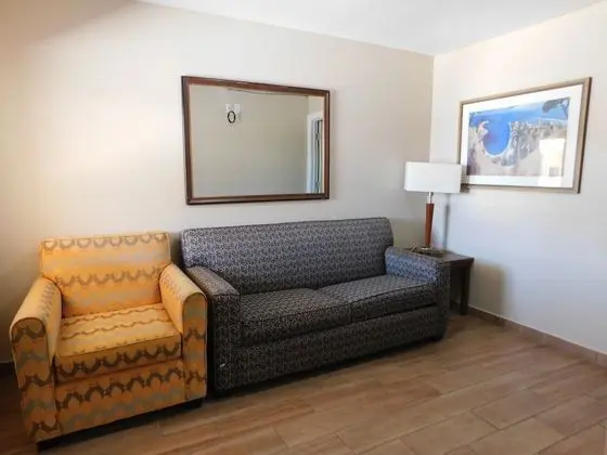 2 Queen Bed Suite Non Smoking