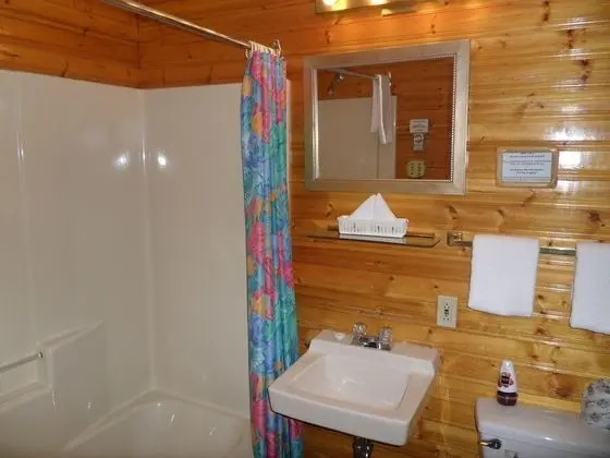 Room with Queen Bed