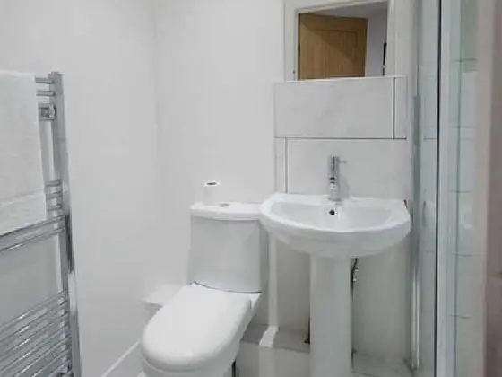 Tek Büyük Yataklı Oda, Banyolu/Duşlu