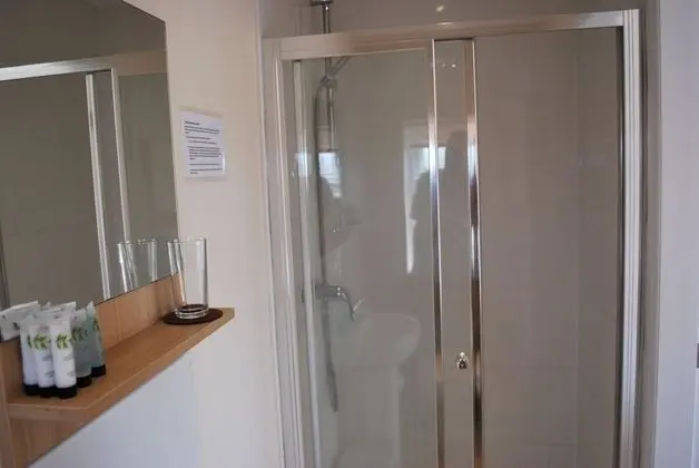 Luxury Tek Büyük Yataklı Oda