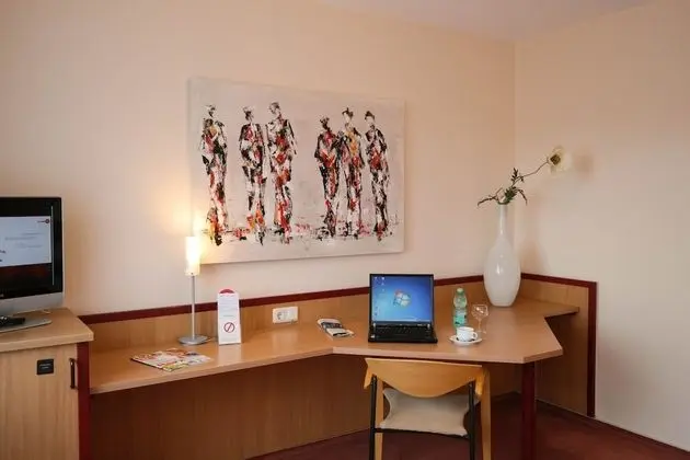 Business Tek Büyük Yataklı Oda