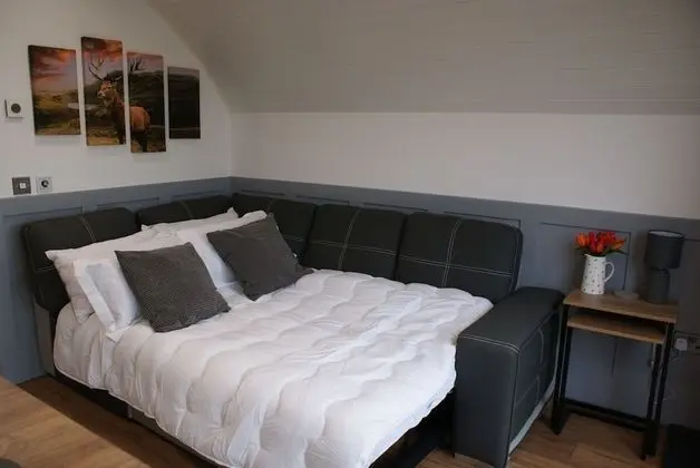 Luxury Kulübe, 1 Çift Kişilik Yatak ve Çekyat, Sıcak Su Havuzu (Meikle Balloch)