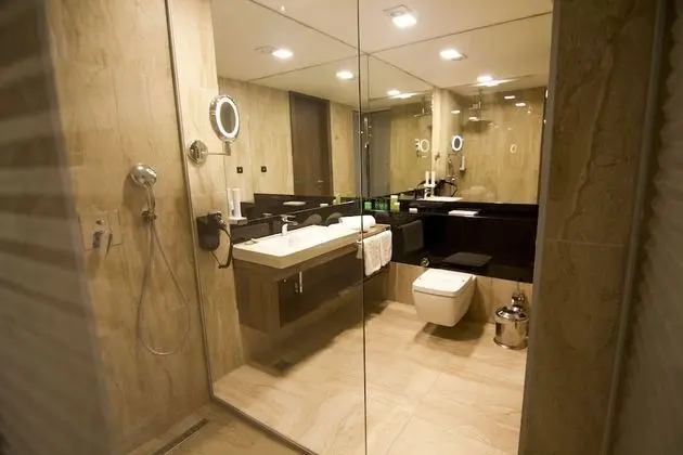 Deluxe Üç Kişilik Oda, Balkon, Şehir Manzaralı