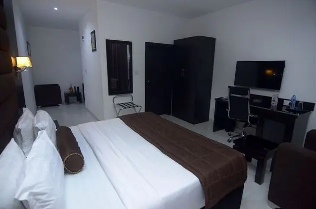Süit, 1 En Büyük (King) Boy Yatak, Sigara İçilmez