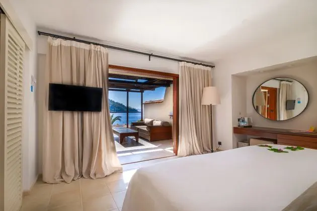 https://images.etstur.com/imgproxy/resize/2560x1440/files/images/hotelImages/etsrooms/48/Hillside_Beach_Club_20250306145812_0.jpg