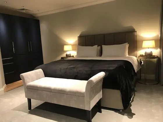 Luxury Tek Büyük Yataklı Oda