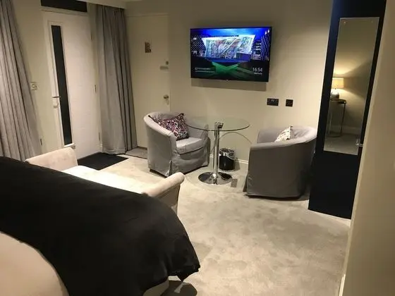 Luxury Tek Büyük Yataklı Oda