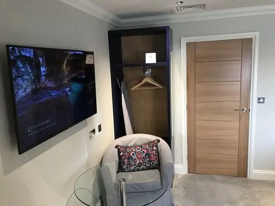 Luxury Tek Büyük Yataklı Oda