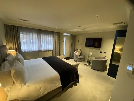 Luxury Tek Büyük Yataklı Oda