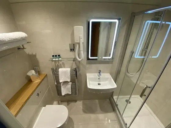 Luxury Tek Büyük Yataklı Oda