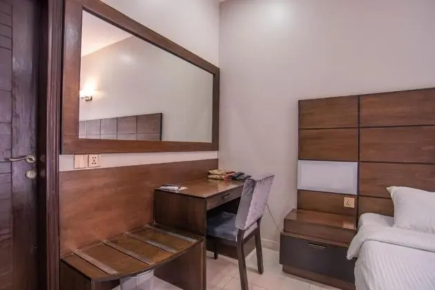 Deluxe Tek Büyük Yataklı Oda