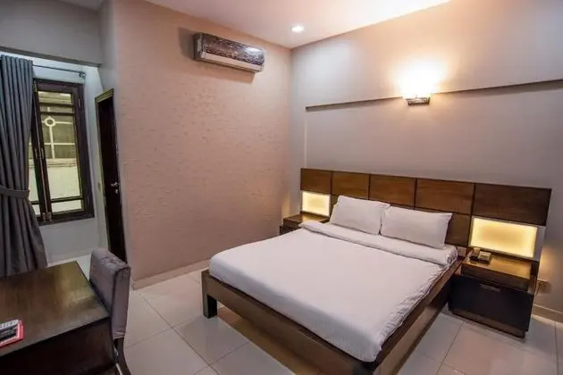 Deluxe Tek Büyük Yataklı Oda