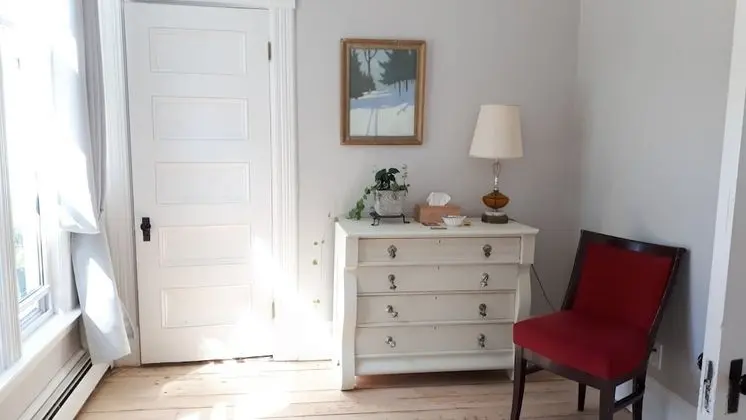 Queen Room