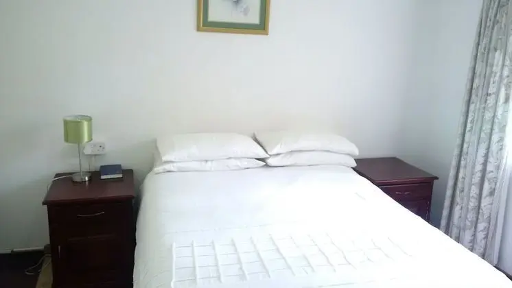 Tek Büyük Yataklı Oda, Banyolu/Duşlu, Havuz Manzaralı