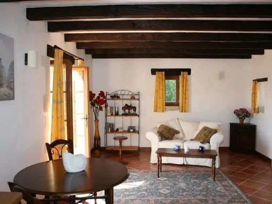 Kır Evi, Banyolu/Duşlu (Hillside Park)