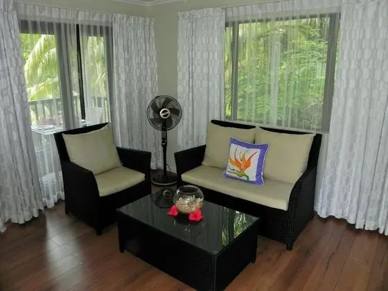 Villa (Hibiscus)