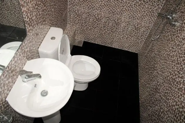 Standard Tek Büyük veya İki Ayrı Yataklı Oda (with A/C)