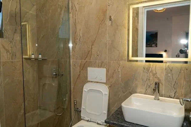 Tek Büyük Yataklı Oda, Balkon