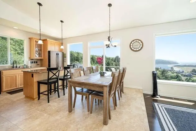 Ev, Birden Çok Yatak (Hilltop House)