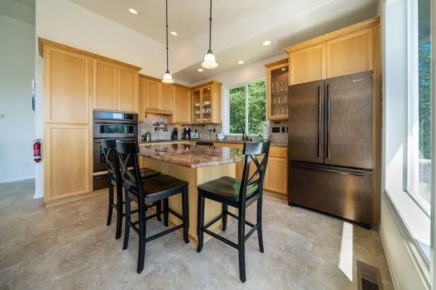 Ev, Birden Çok Yatak (Hilltop House)