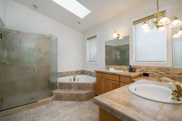 Ev, Birden Çok Yatak (Hilltop House)