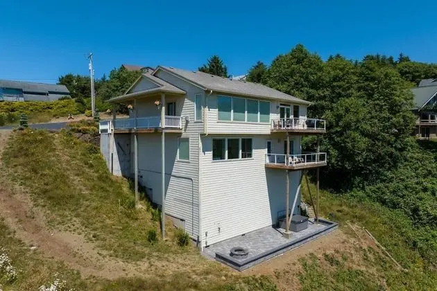 Ev, Birden Çok Yatak (Hilltop House)