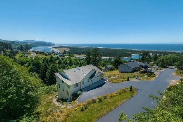 Ev, Birden Çok Yatak (Hilltop House)