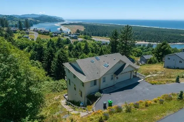 Ev, Birden Çok Yatak (Hilltop House)