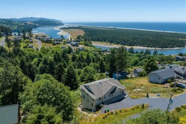 Ev, Birden Çok Yatak (Hilltop House)
