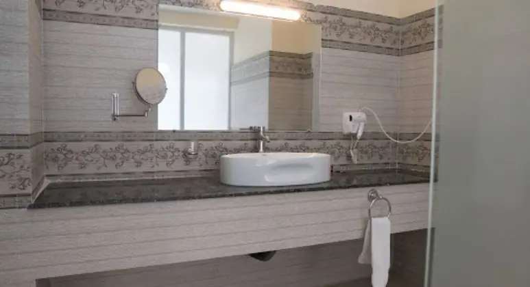 Executive Tek Büyük Yataklı Oda