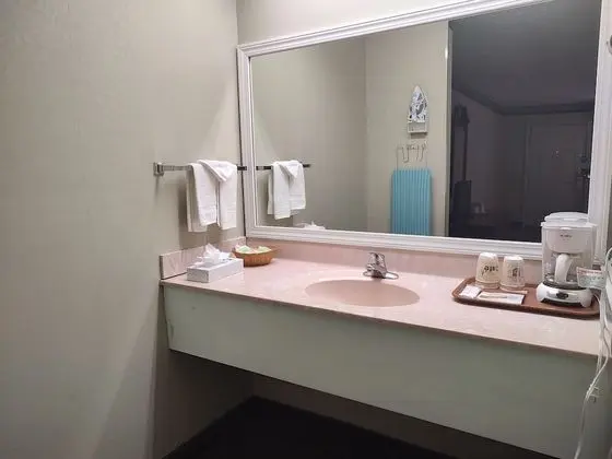 *SMOKING* Standard Room, 2 Queen Beds