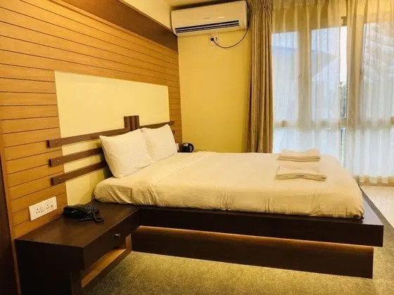 Deluxe Tek Büyük Yataklı Oda