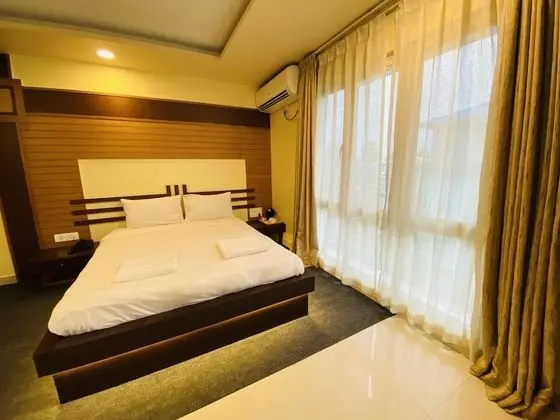 Deluxe Tek Büyük Yataklı Oda