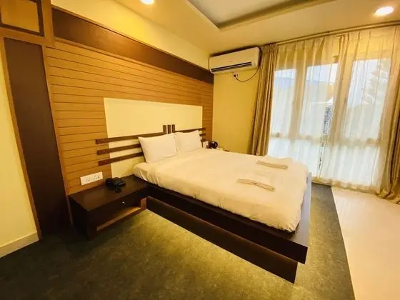 Deluxe Tek Büyük Yataklı Oda