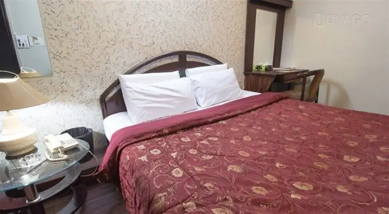 Family Tek Büyük veya İki Ayrı Yataklı Oda