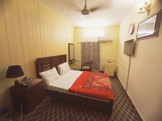 Family Tek Büyük veya İki Ayrı Yataklı Oda