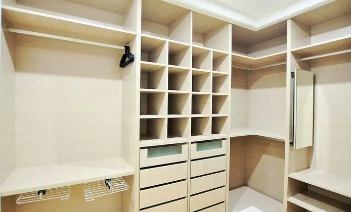 Üç Kişilik Oda, Balkon