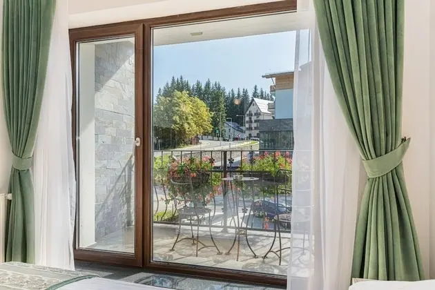 Basic Tek Büyük veya İki Ayrı Yataklı Oda, Sigara İçilmez