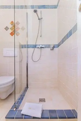 Basic Tek Büyük veya İki Ayrı Yataklı Oda, Sigara İçilmez