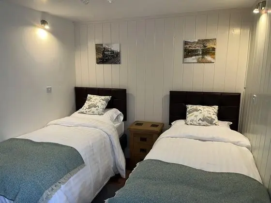 The Longhouse (King & Twin)