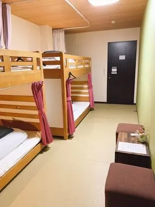 Ortak Ranzalı Oda, Sadece kadınlar için