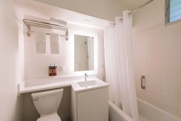 Oda, 2 Çift Kişilik Yatak, Balkon, Koy Manzaralı
