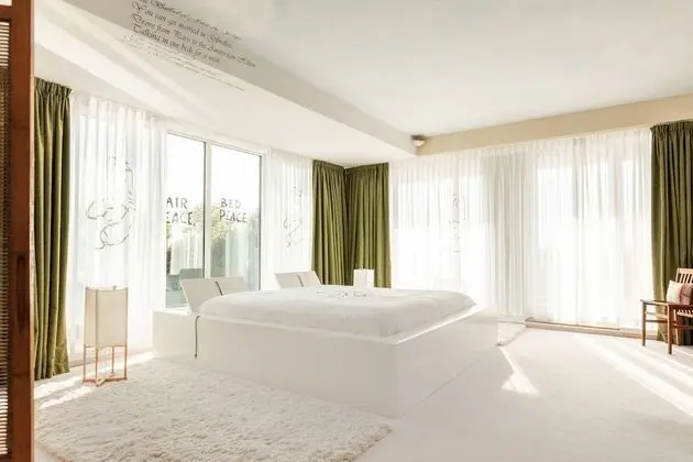 Süit, 1 En Büyük (King) Boy Yatak (John and Yoko Suite)